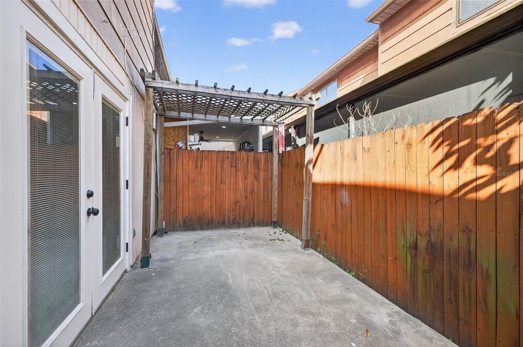 Active With Contract: $240,000 (2 beds, 2 baths, 1240 Square Feet)