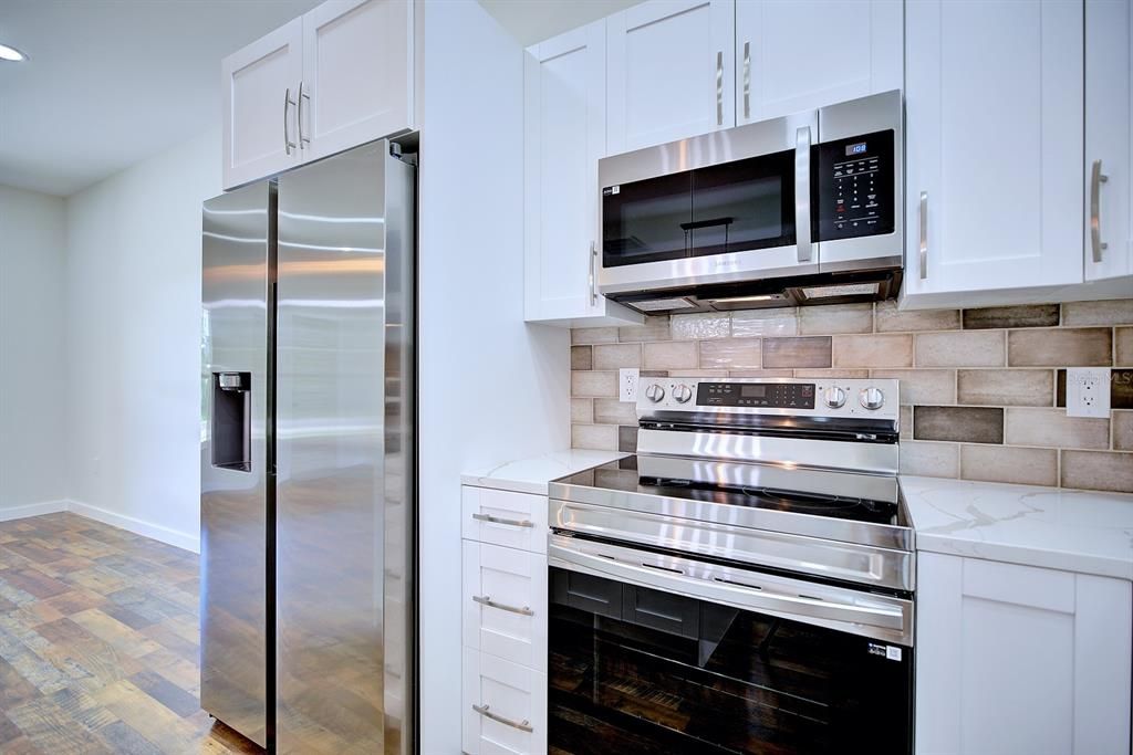 На продажу: $279,000 (2 спален, 2 ванн, 1151 Квадратных фут)