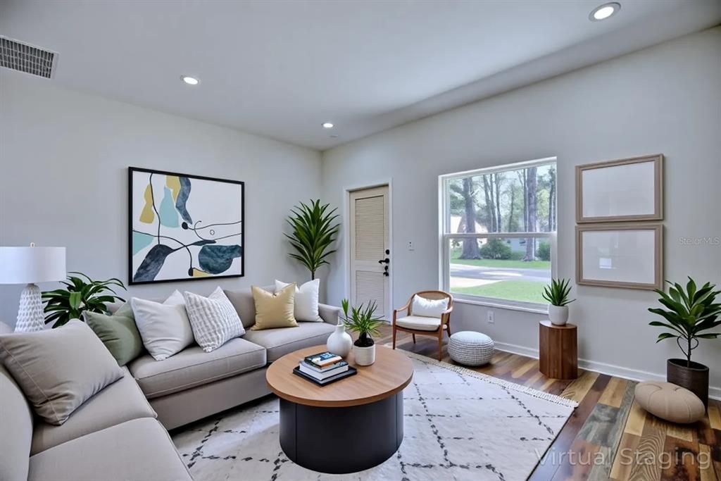 На продажу: $279,000 (2 спален, 2 ванн, 1151 Квадратных фут)