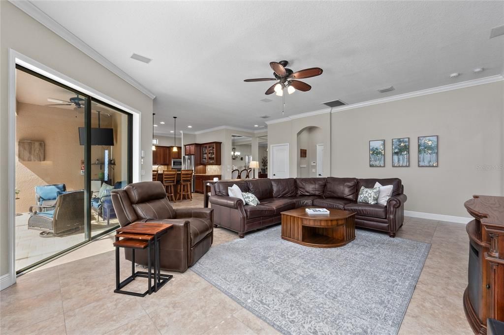 For Sale: $1,085,000 (6 beds, 4 baths, 4109 Square Feet)