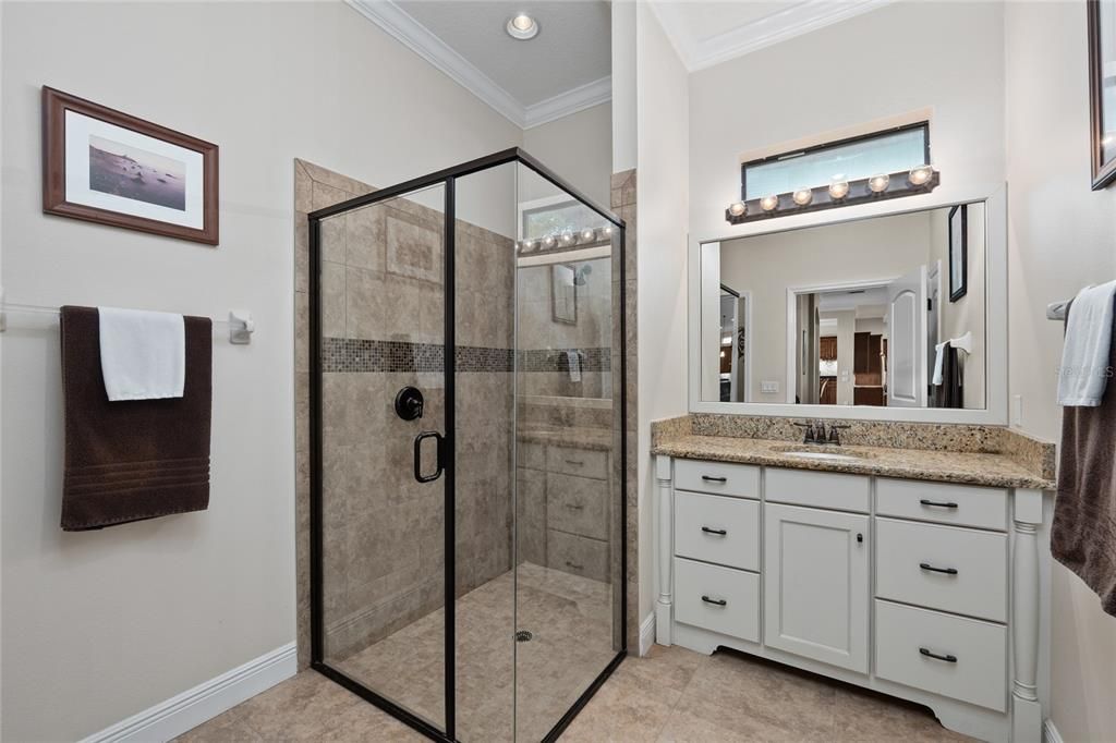 For Sale: $1,085,000 (6 beds, 4 baths, 4109 Square Feet)