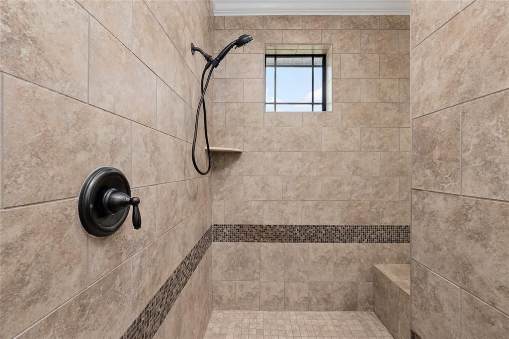 For Sale: $1,085,000 (6 beds, 4 baths, 4109 Square Feet)