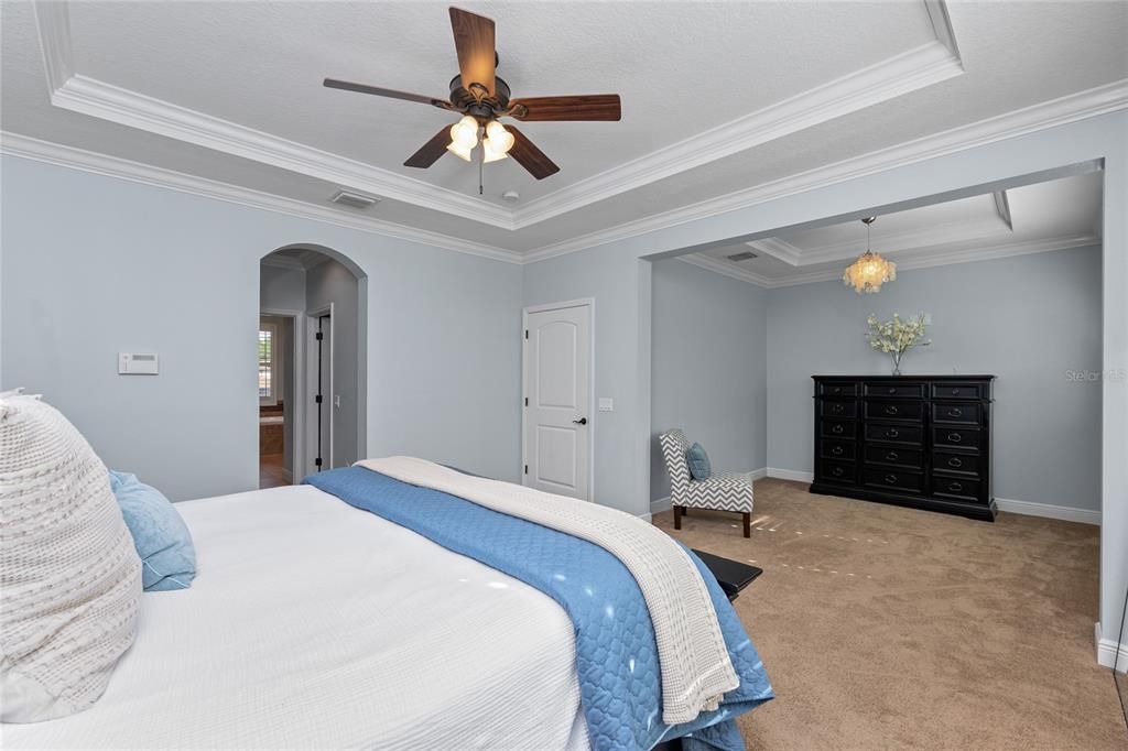 For Sale: $1,085,000 (6 beds, 4 baths, 4109 Square Feet)