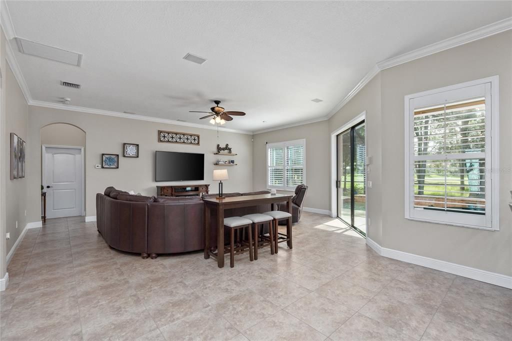 For Sale: $1,085,000 (6 beds, 4 baths, 4109 Square Feet)