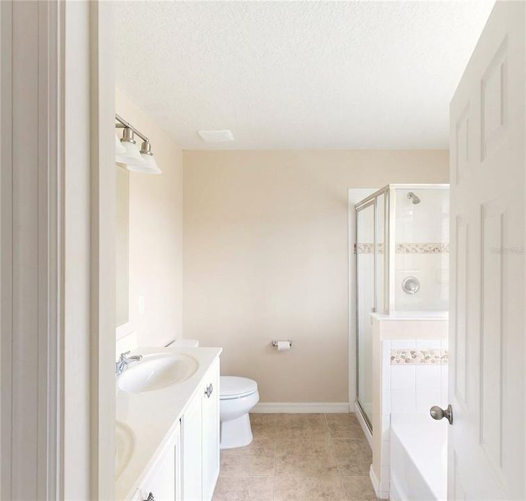 待售: $615,000 (3 贝兹, 3 浴室, 2720 平方英尺)