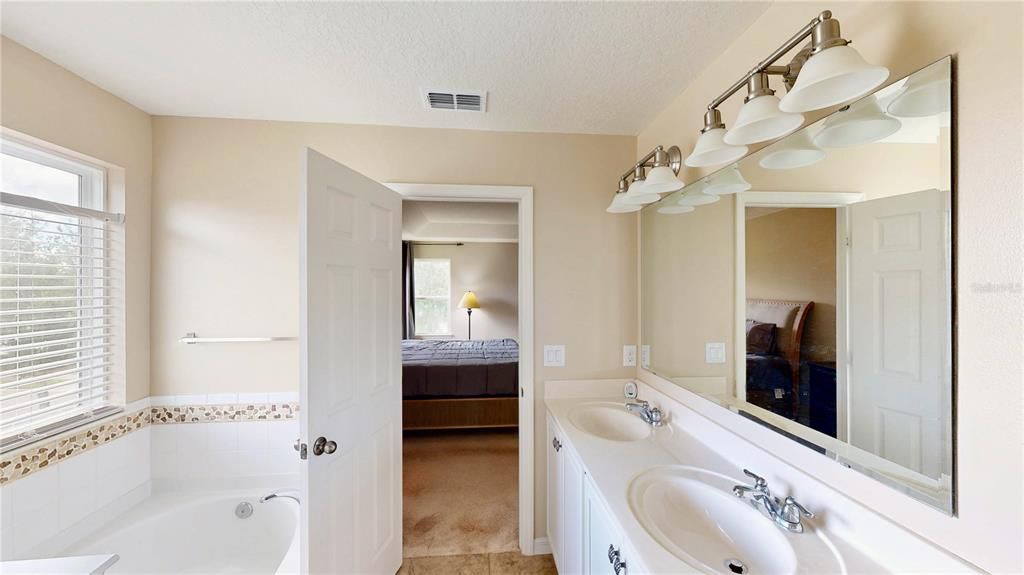 待售: $615,000 (3 贝兹, 3 浴室, 2720 平方英尺)