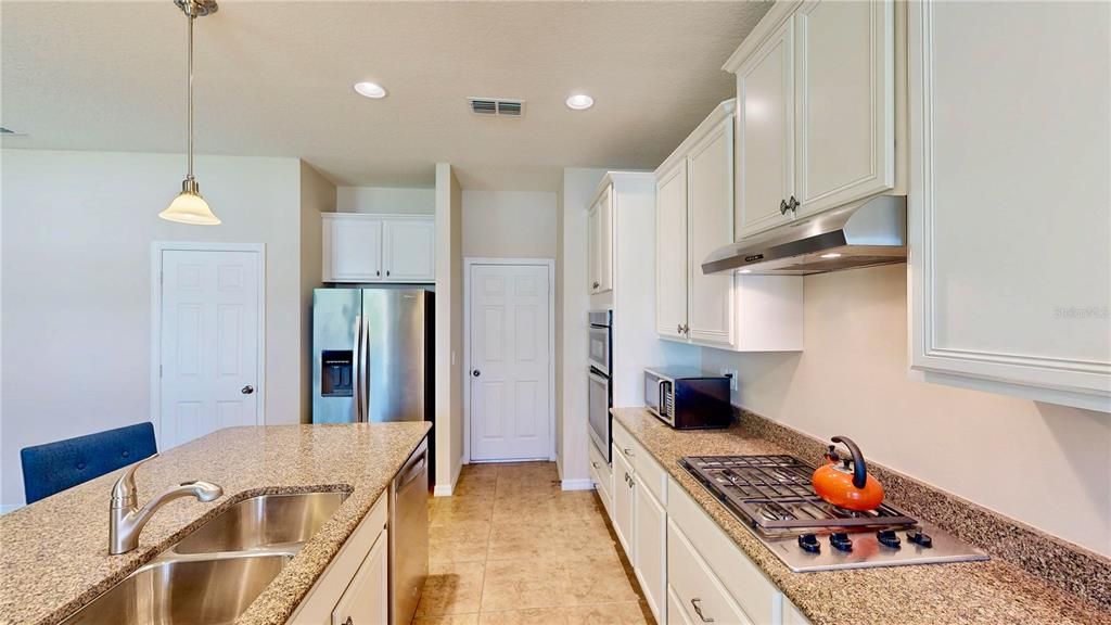 待售: $615,000 (3 贝兹, 3 浴室, 2720 平方英尺)