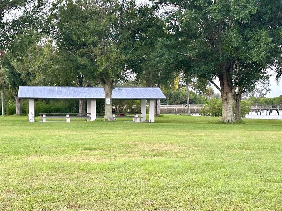 合同活跃: $18,000 (0.25 acres)