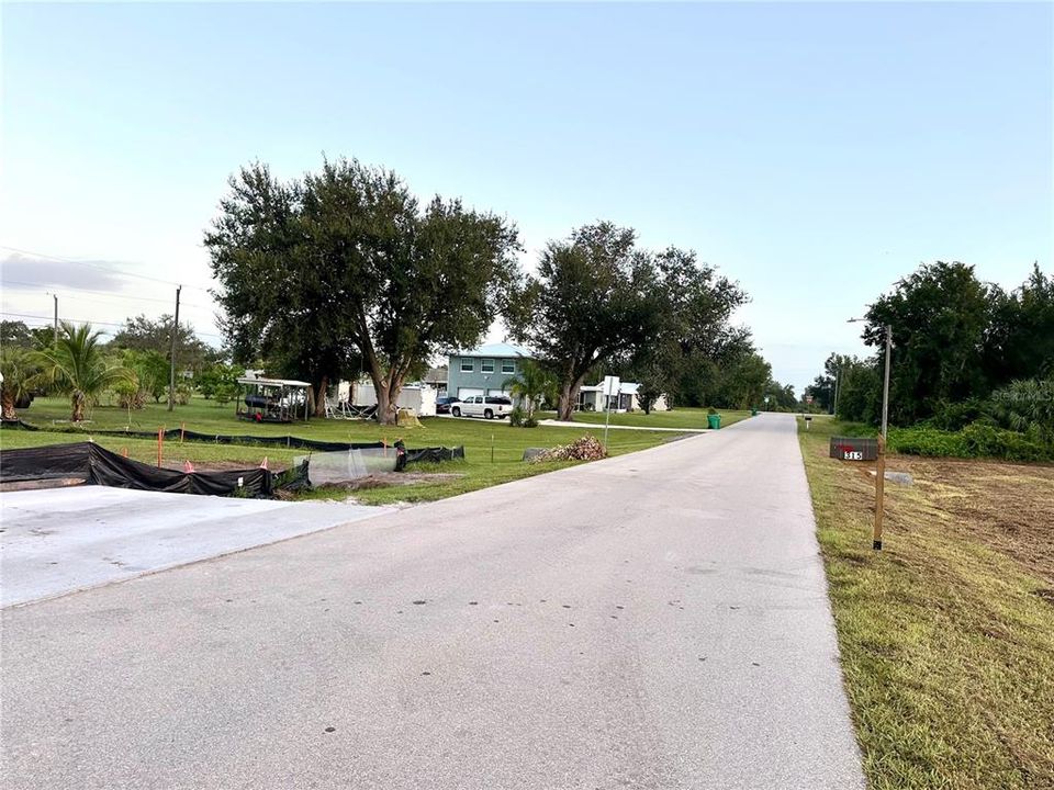 合同活跃: $18,000 (0.25 acres)