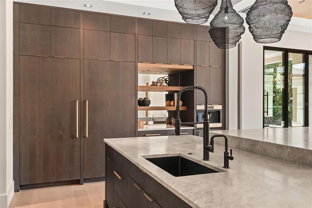 На продажу: $7,200,000 (5 спален, 6 ванн, 5939 Квадратных фут)