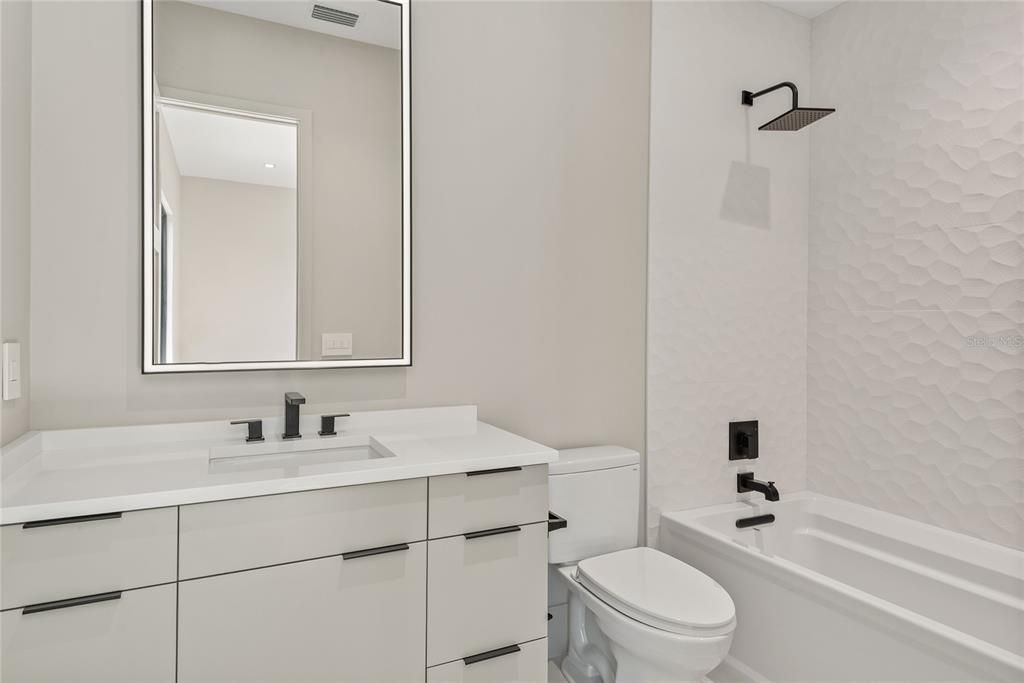 На продажу: $7,200,000 (5 спален, 6 ванн, 5939 Квадратных фут)