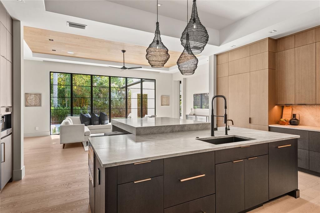 На продажу: $7,200,000 (5 спален, 6 ванн, 5939 Квадратных фут)