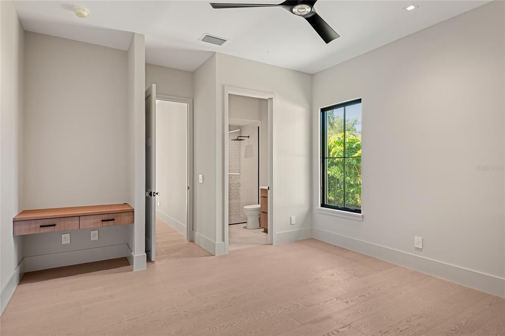 На продажу: $7,200,000 (5 спален, 6 ванн, 5939 Квадратных фут)