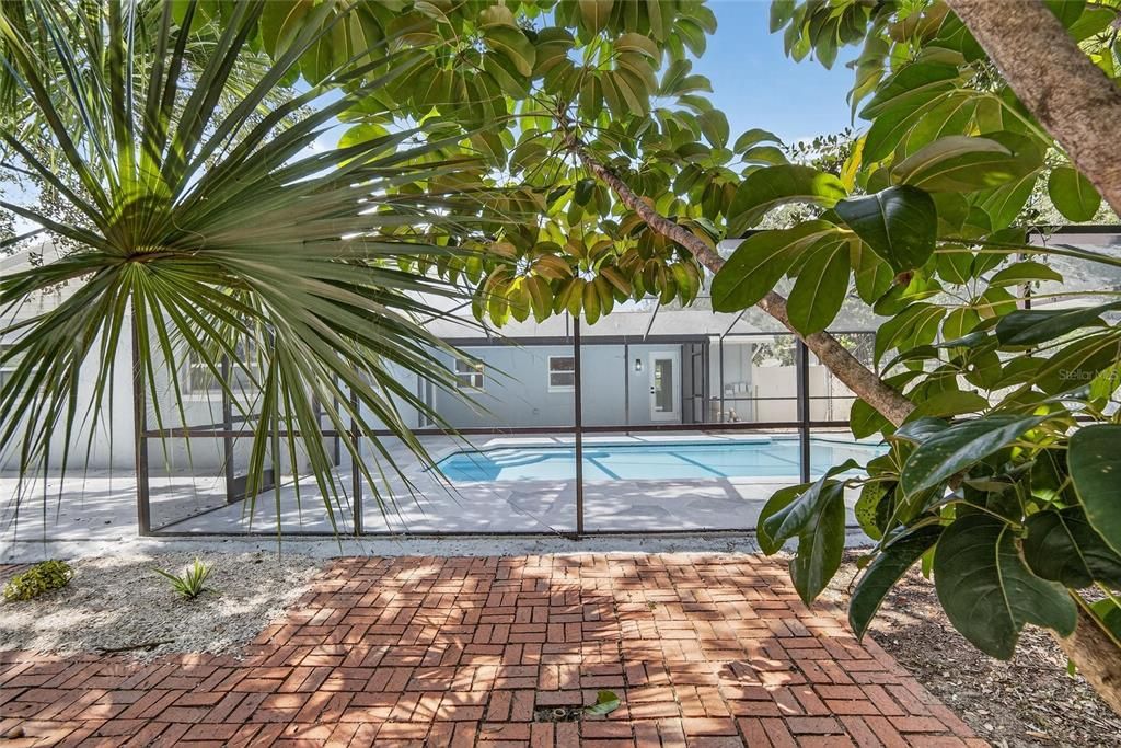 Active With Contract: $440,000 (4 beds, 2 baths, 1573 Square Feet)