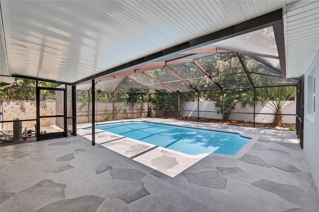 Active With Contract: $440,000 (4 beds, 2 baths, 1573 Square Feet)