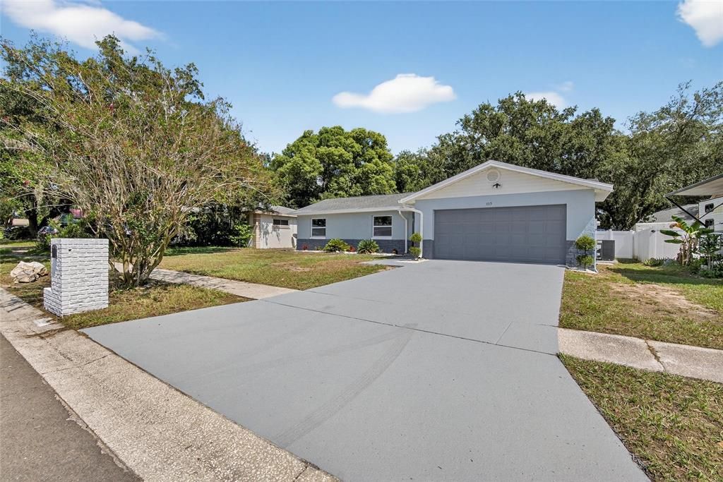 Active With Contract: $440,000 (4 beds, 2 baths, 1573 Square Feet)