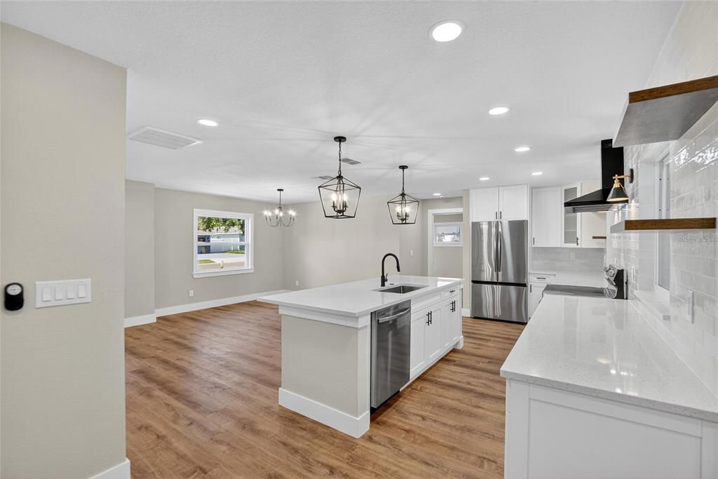 Active With Contract: $440,000 (4 beds, 2 baths, 1573 Square Feet)