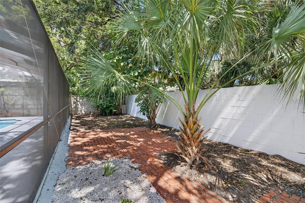 Active With Contract: $440,000 (4 beds, 2 baths, 1573 Square Feet)