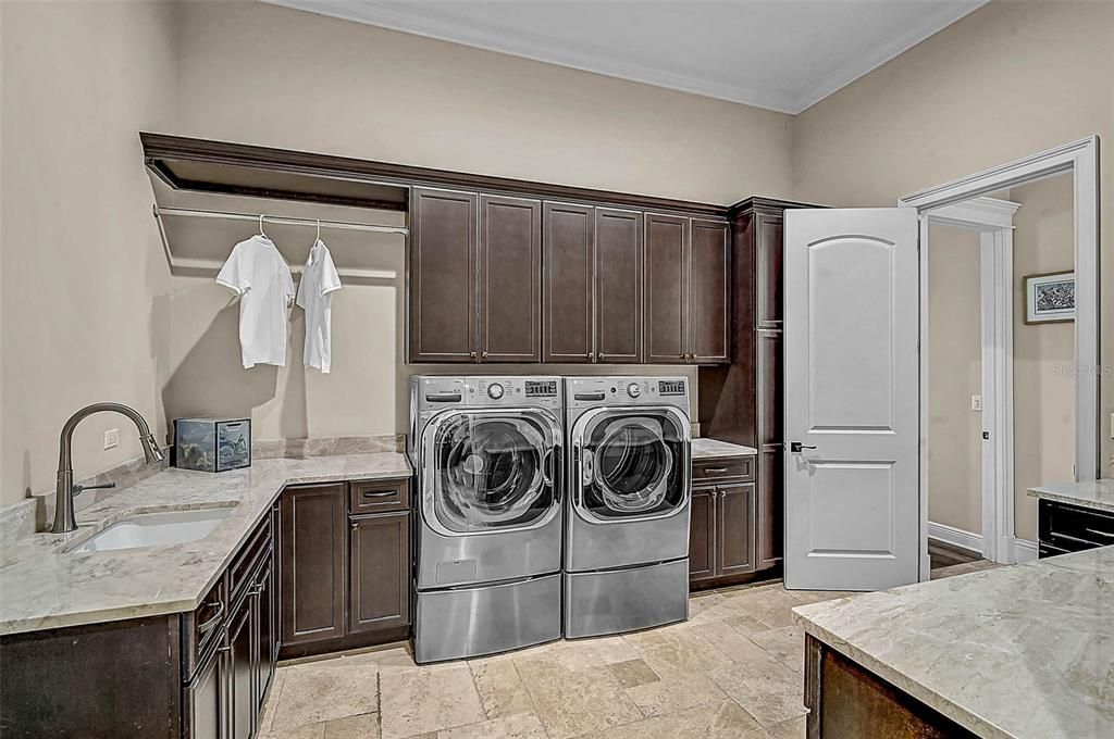 待售: $5,875,000 (5 贝兹, 6 浴室, 6350 平方英尺)