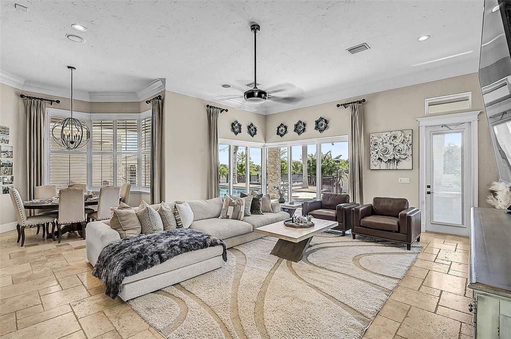 待售: $5,875,000 (5 贝兹, 6 浴室, 6350 平方英尺)