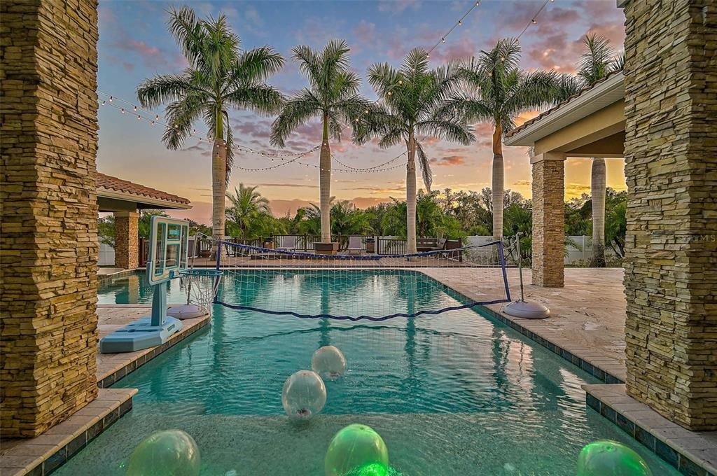 待售: $5,875,000 (5 贝兹, 6 浴室, 6350 平方英尺)