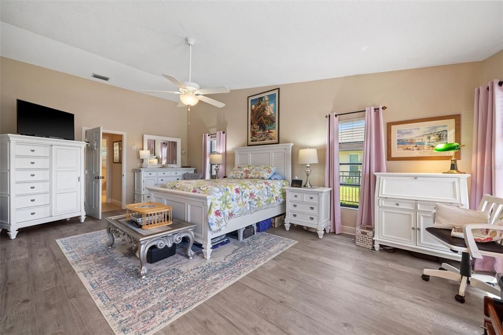 For Sale: $559,000 (3 beds, 2 baths, 2694 Square Feet)