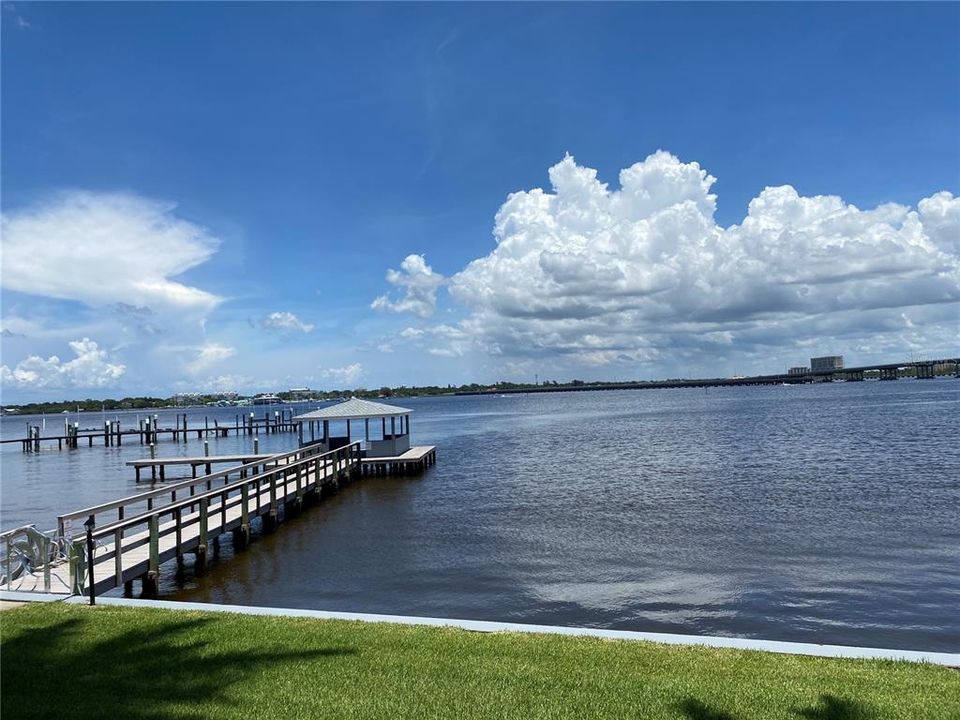 For Rent: $3,500 (2 beds, 2 baths, 1221 Square Feet)