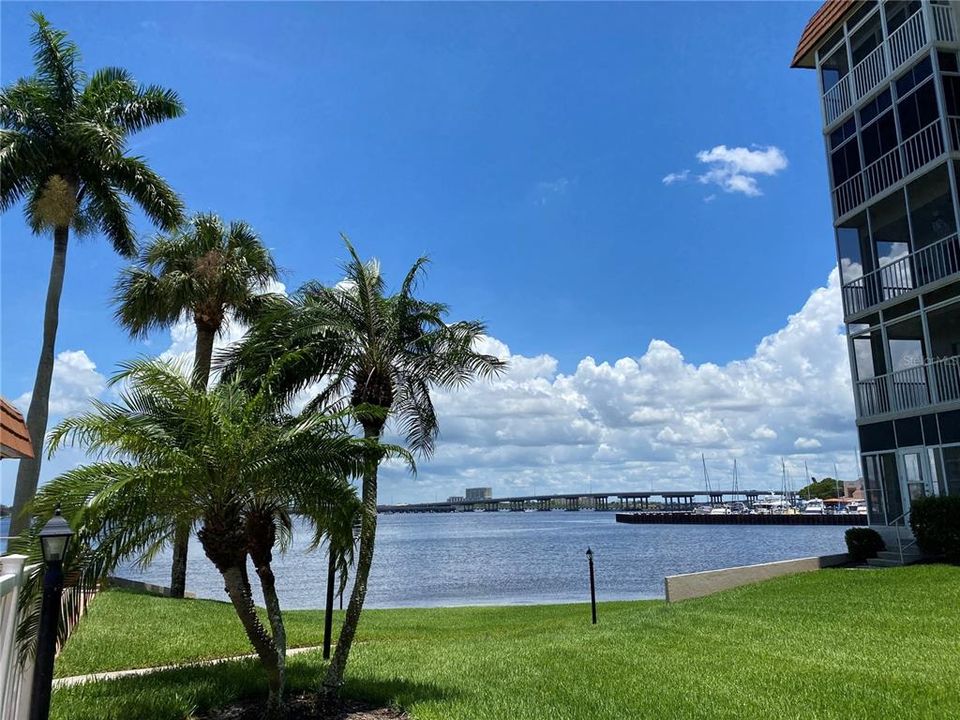 For Rent: $3,500 (2 beds, 2 baths, 1221 Square Feet)