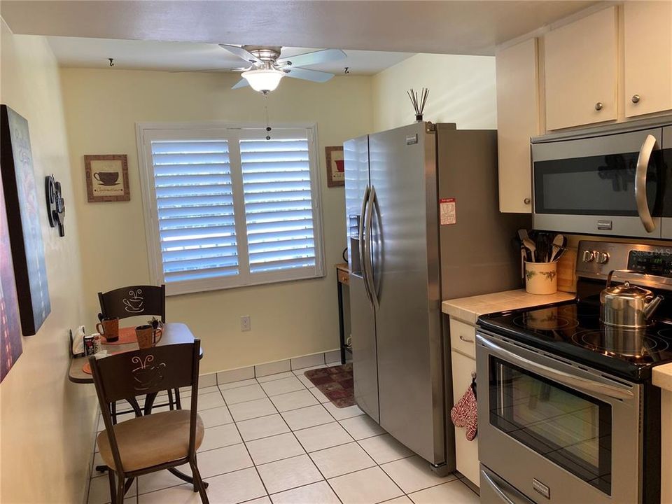 For Rent: $3,500 (2 beds, 2 baths, 1221 Square Feet)