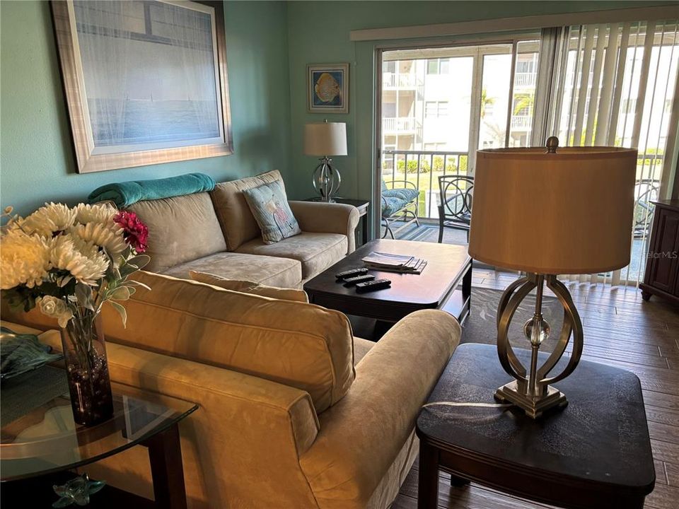 For Rent: $3,500 (2 beds, 2 baths, 1221 Square Feet)