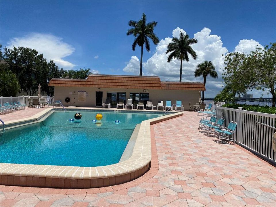 For Rent: $3,500 (2 beds, 2 baths, 1221 Square Feet)