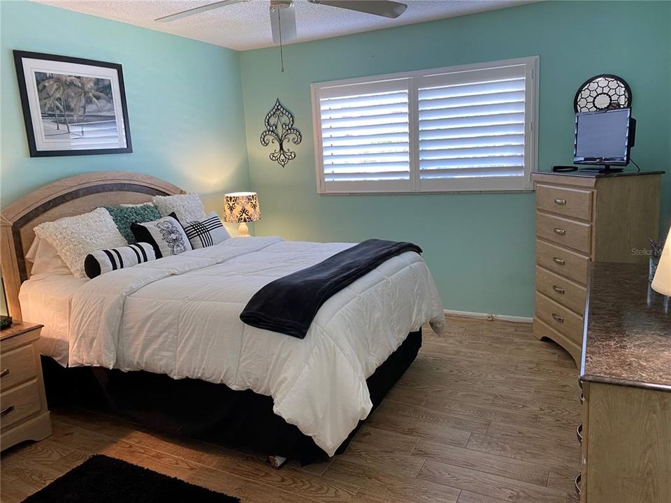 For Rent: $3,500 (2 beds, 2 baths, 1221 Square Feet)