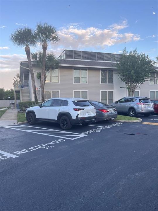 For Sale: $99,000 (2 beds, 1 baths, 952 Square Feet)