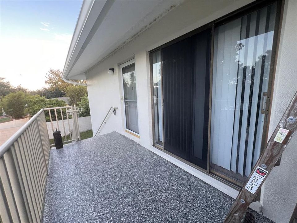 For Sale: $99,000 (2 beds, 1 baths, 952 Square Feet)