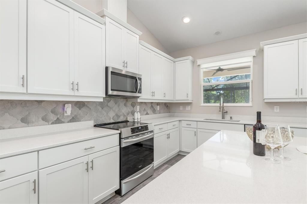 Active With Contract: $619,500 (3 beds, 2 baths, 2548 Square Feet)