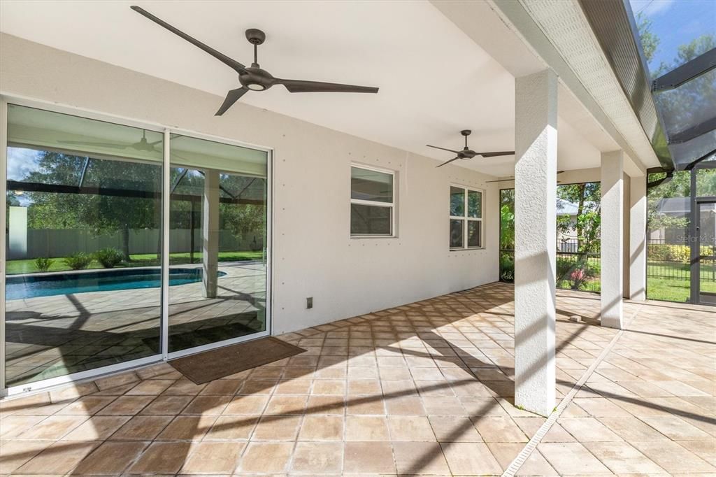 Active With Contract: $619,500 (3 beds, 2 baths, 2548 Square Feet)