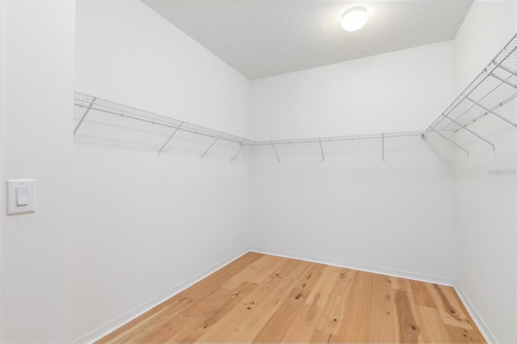 Active With Contract: $619,500 (3 beds, 2 baths, 2548 Square Feet)