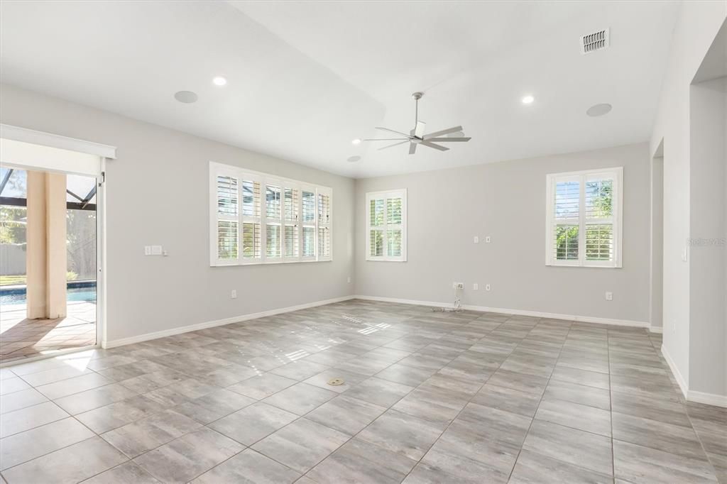 Active With Contract: $619,500 (3 beds, 2 baths, 2548 Square Feet)