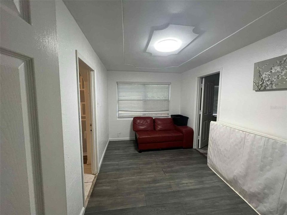 Active With Contract: $2,300 (5 beds, 2 baths, 1489 Square Feet)