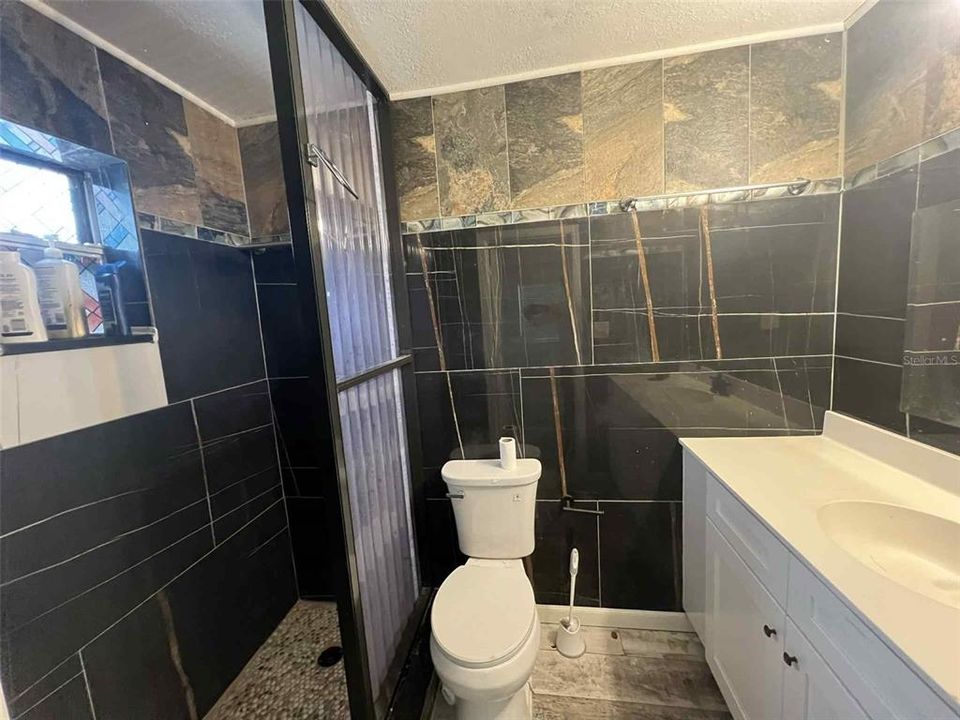 Active With Contract: $2,300 (5 beds, 2 baths, 1489 Square Feet)