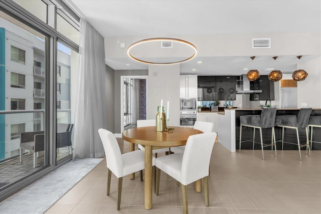 На продажу: $699,900 (2 спален, 2 ванн, 2000 Квадратных фут)