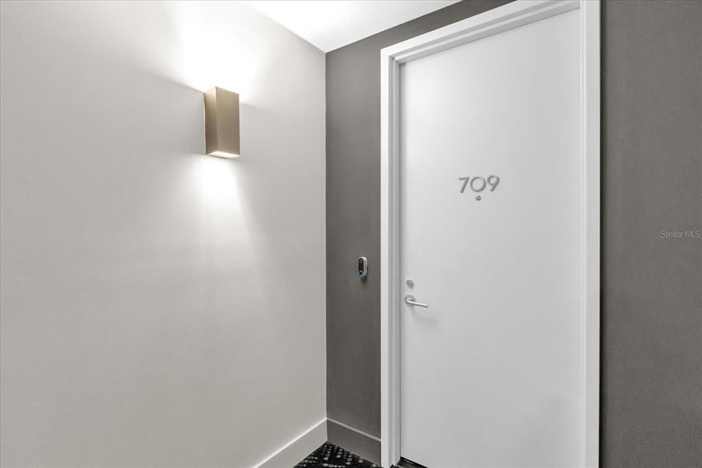 На продажу: $699,900 (2 спален, 2 ванн, 2000 Квадратных фут)