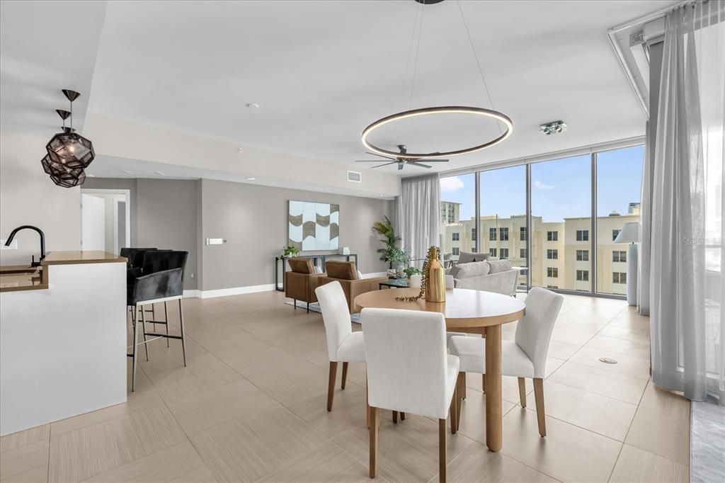На продажу: $699,900 (2 спален, 2 ванн, 2000 Квадратных фут)