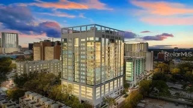 На продажу: $699,900 (2 спален, 2 ванн, 2000 Квадратных фут)