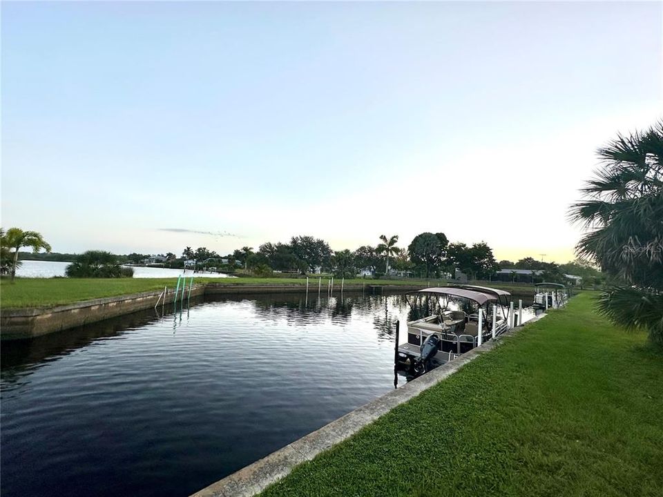 合同活跃: $18,000 (0.25 acres)