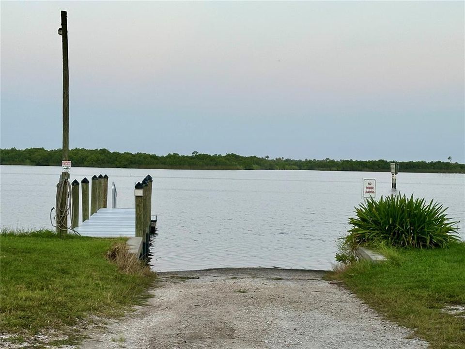 合同活跃: $18,000 (0.25 acres)