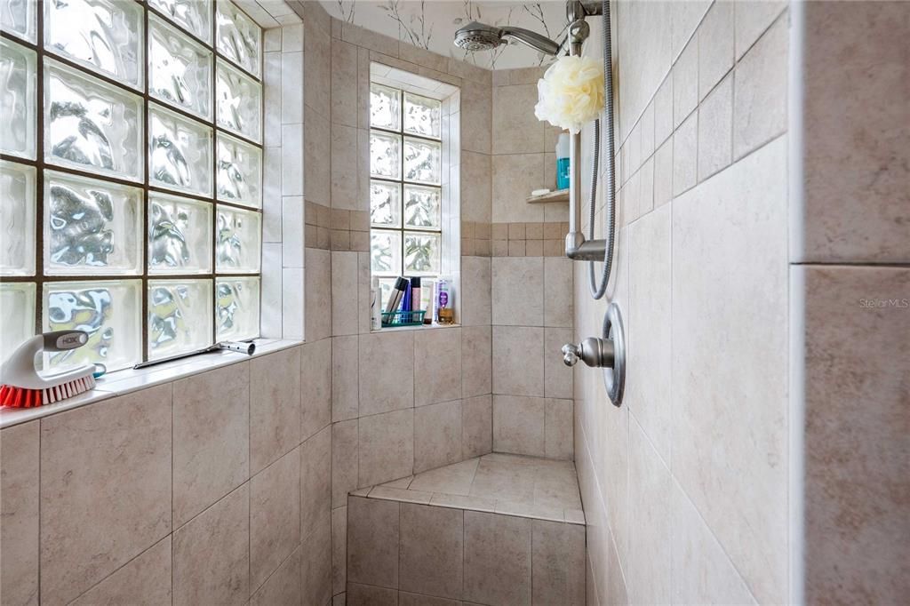 For Sale: $995,000 (3 beds, 3 baths, 2122 Square Feet)