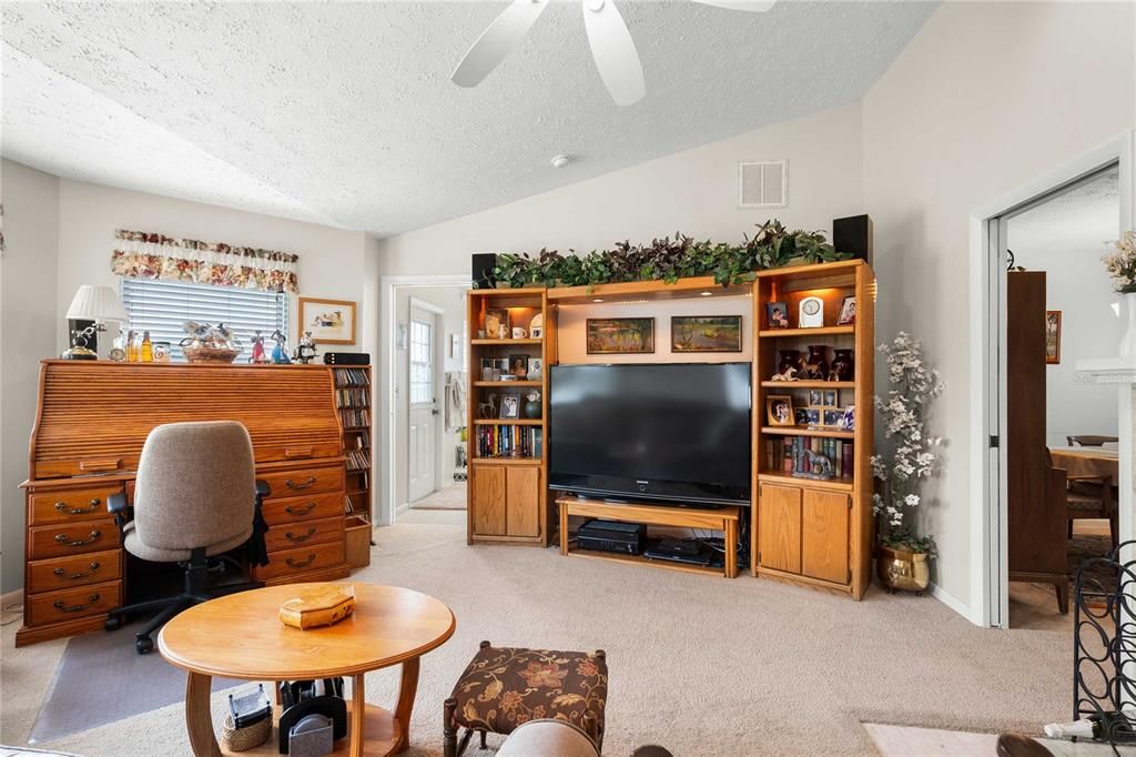 For Sale: $995,000 (3 beds, 3 baths, 2122 Square Feet)