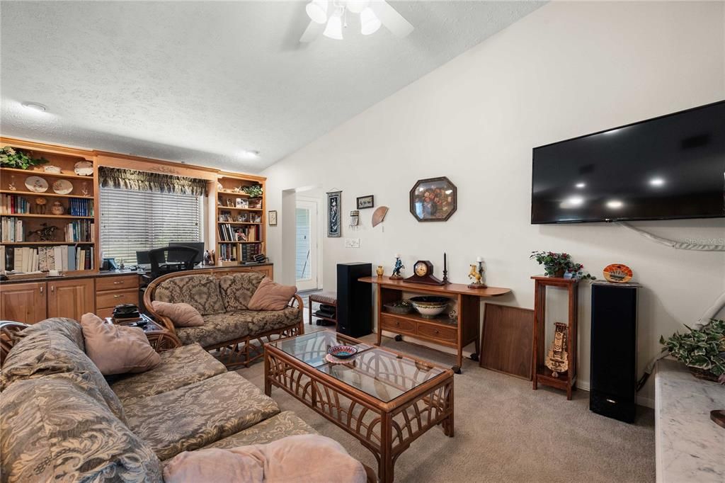 For Sale: $995,000 (3 beds, 3 baths, 2122 Square Feet)