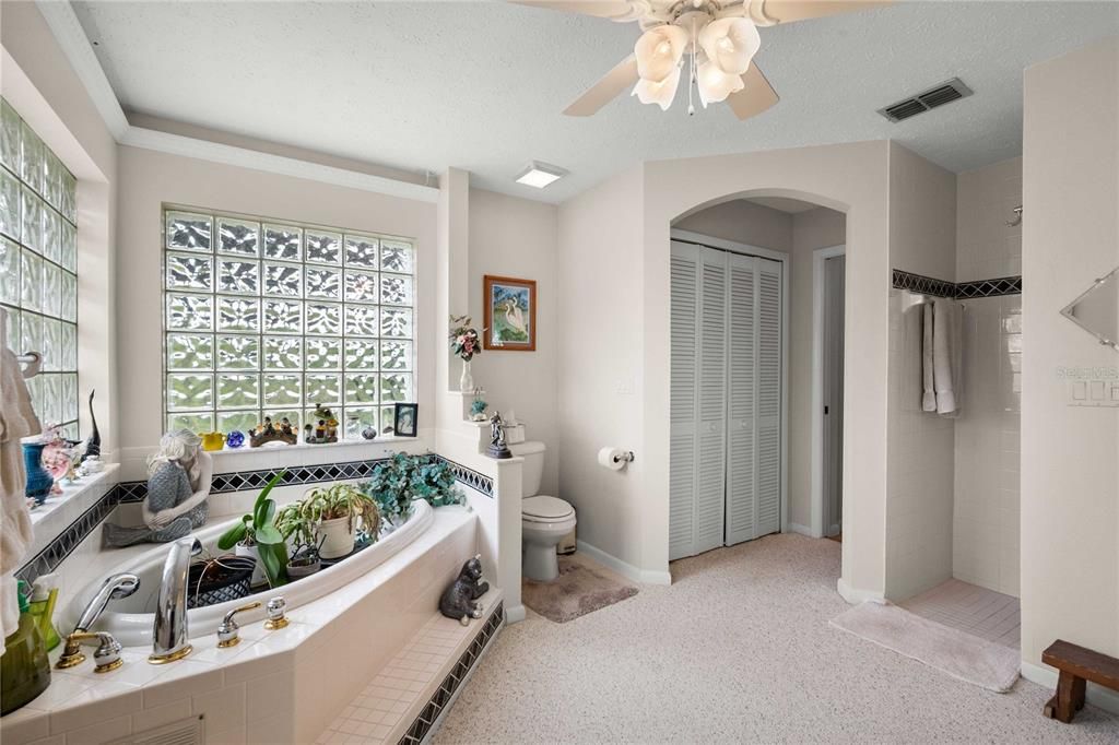 For Sale: $995,000 (3 beds, 3 baths, 2122 Square Feet)